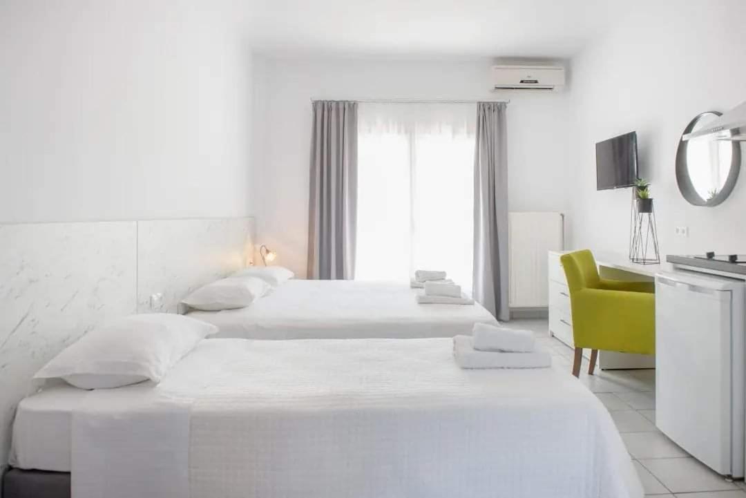 Hotel Papanikolaou イエリソス エクステリア 写真