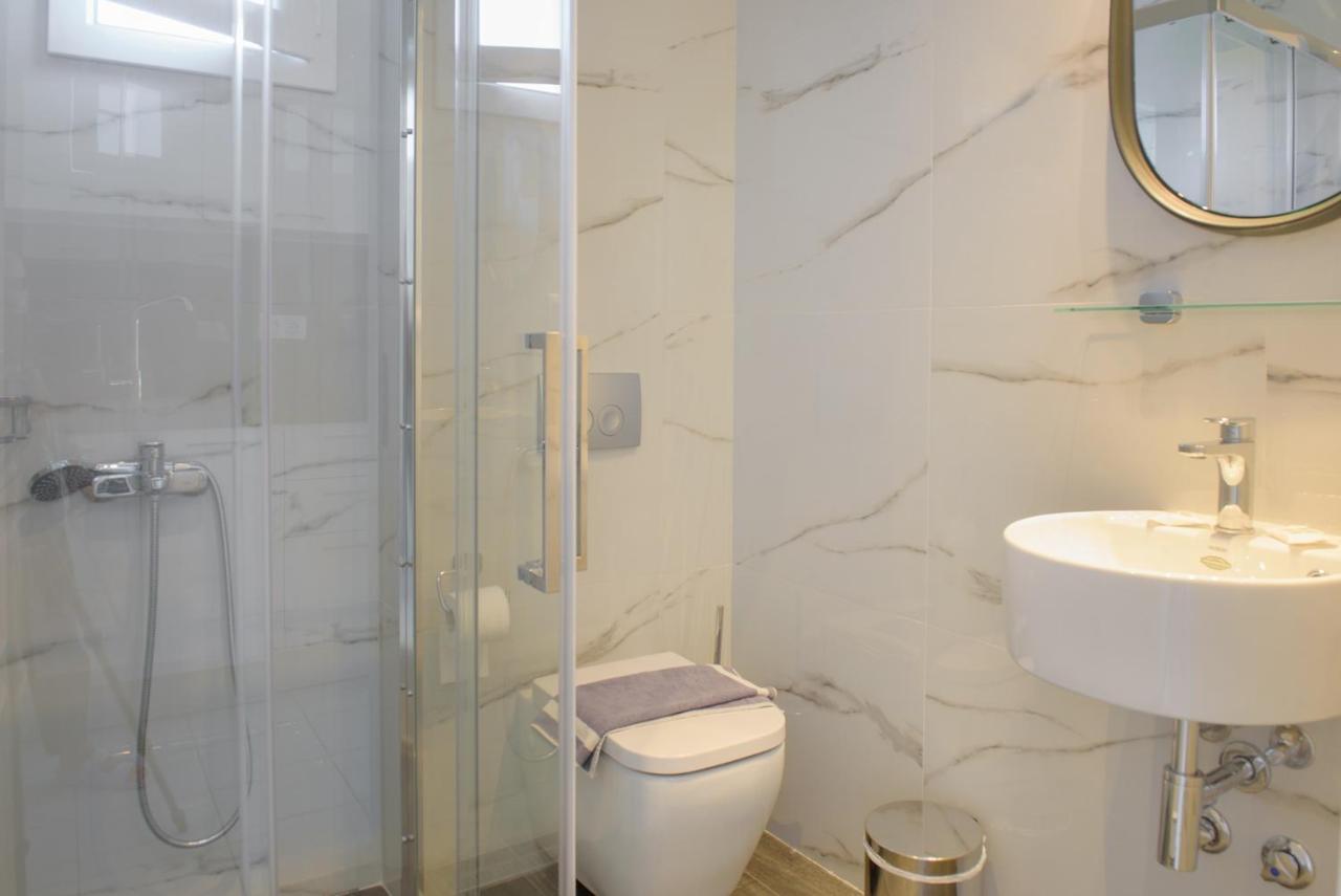 Hotel Papanikolaou イエリソス エクステリア 写真