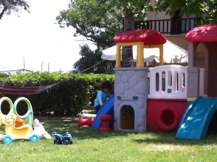Hotel Papanikolaou イエリソス エクステリア 写真