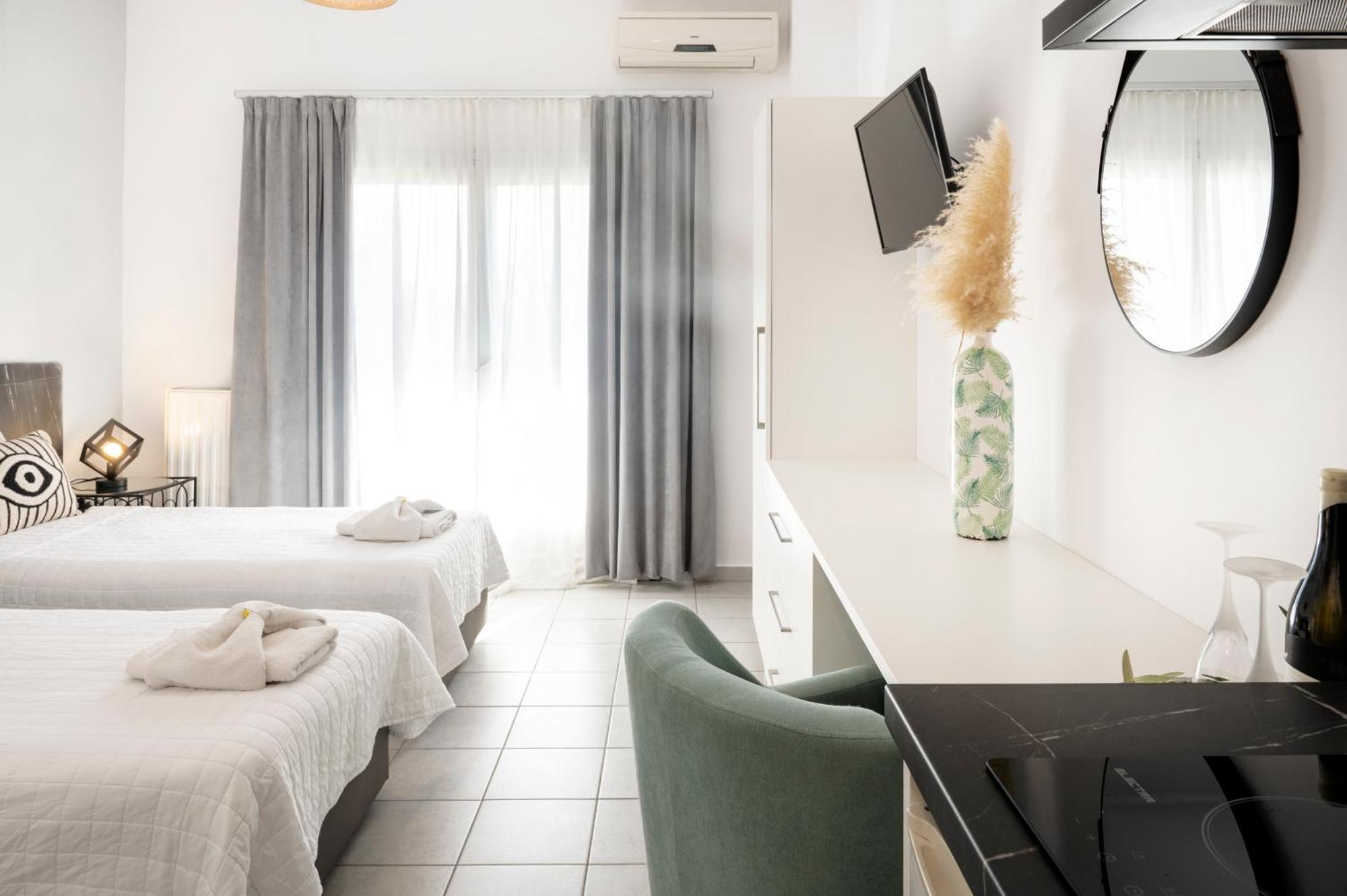 Hotel Papanikolaou イエリソス エクステリア 写真