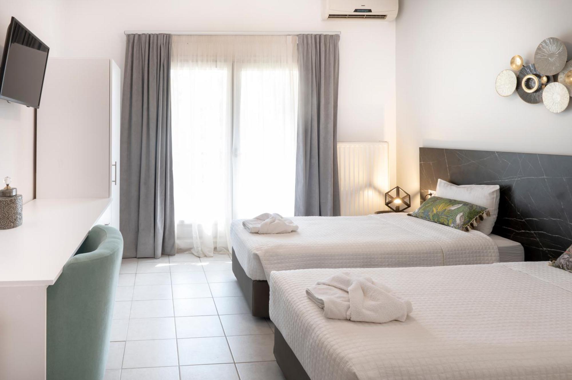 Hotel Papanikolaou イエリソス エクステリア 写真