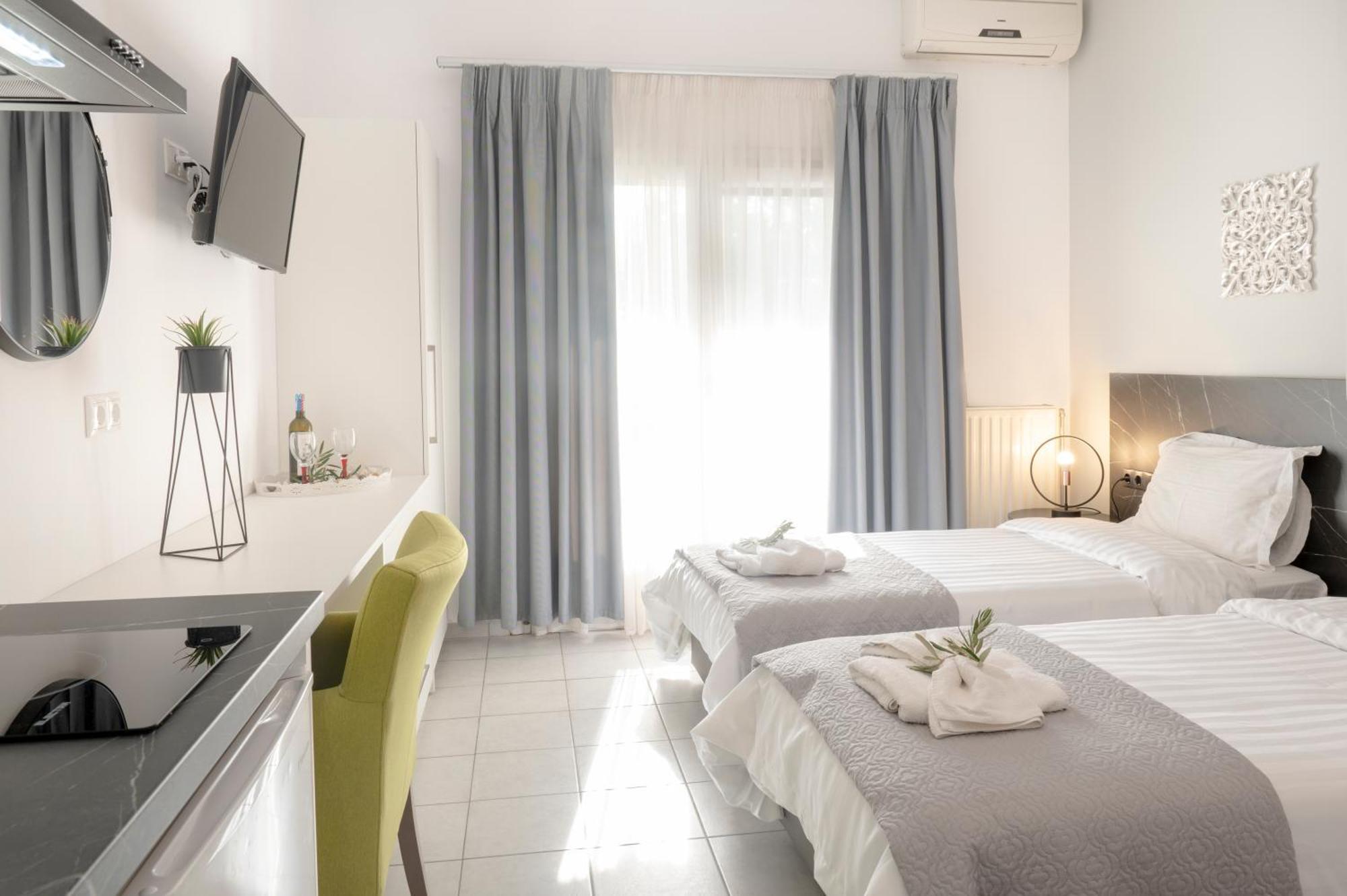 Hotel Papanikolaou イエリソス エクステリア 写真